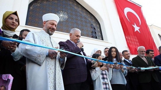 Başbakan Yıldırım Amine Hatun Camisi'nin açılışını yaptı