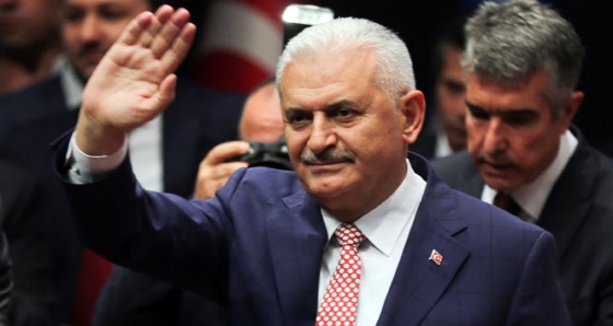 Başbakan Yıldırım Azerbaycan'da resmi törenle karşılandı