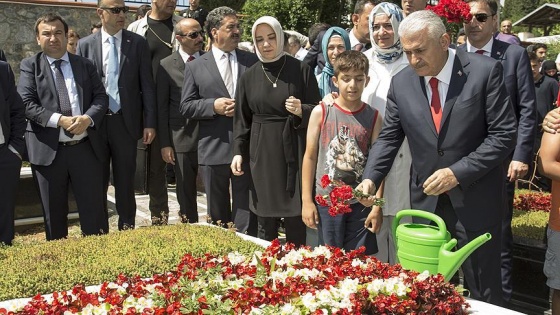 Başbakan Yıldırım'dan şehit kabri ziyareti