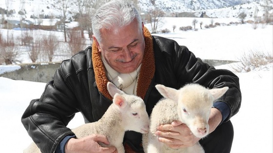 Başbakan Yıldırım, doğup büyüdüğü Kayı köyünü ziyaret etti