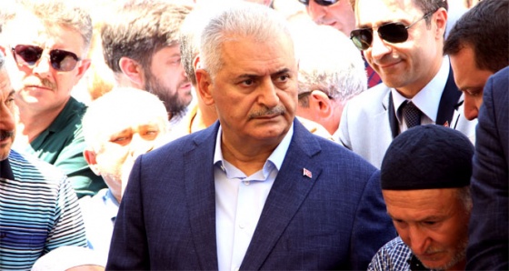 Başbakan Yıldırım, hastanede tedavi gören Mustafa Elitaş’ı ziyaret etti