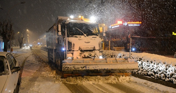 Başkan Gül’den gece kar mesaisi