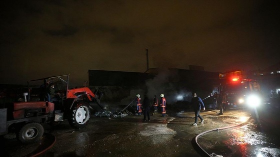 Başkentte sanayi sitesinde çıkan yangın hasara neden oldu