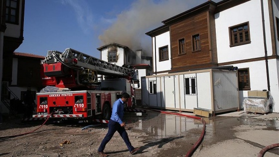 Başkentte tarihi konakta yangın