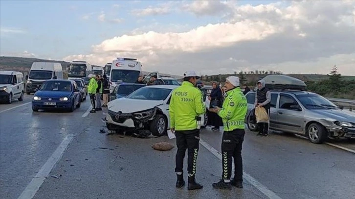 Başkentte zincirleme trafik kazasında 1 kişi öldü, 11 kişi yaralandı