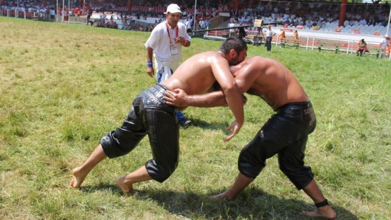 Başpehlivanlar 15 Temmuz şehitleri için çayıra çıkacak