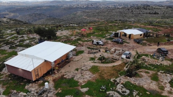 Batı Şeria'da bir Filistinli, Yahudi yerleşimci saldırgan tarafından şehit edildi