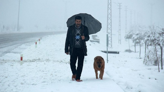 Batıda sağanak, doğuda kar bekleniyor