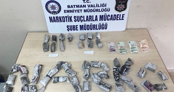 Batman’da 553 gram esrar ele geçirildi