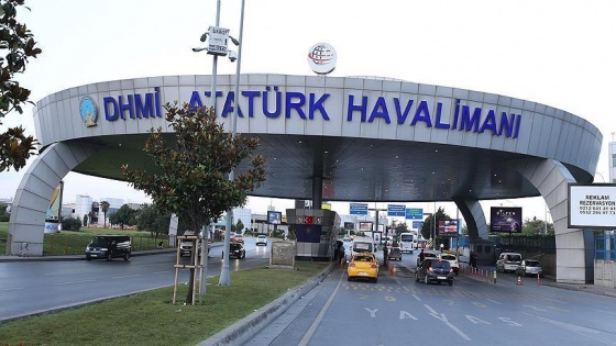 Bavullarında 9,5 milyon dolarla yakalandılar