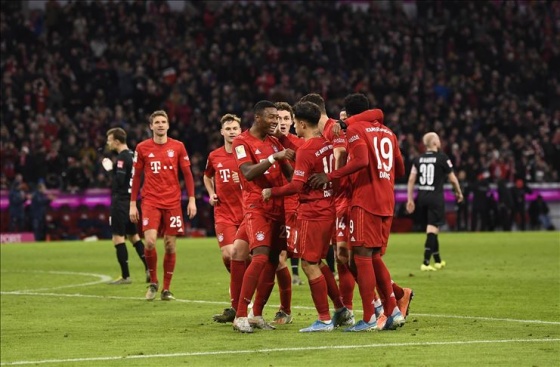 Bayern Münih iki hafta sonra sahadan galip ayrıldı