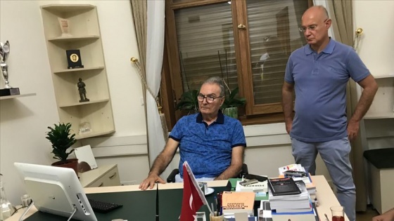 Baykal Meclis'te gazetecilerle sohbet etti