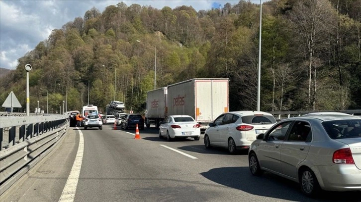 Bayram tatilinin ilk 2 günündeki trafik kazalarında 12 kişi öldü, 1966 kişi yaralandı