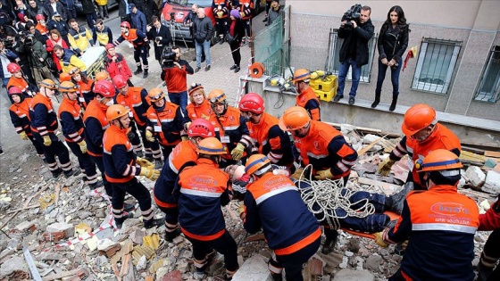 Bayrampaşa'da deprem tatbikatı yapıldı