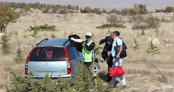 Bebeğini hastaneye götürürken şarampole yuvarlandılar: 3 yaralı