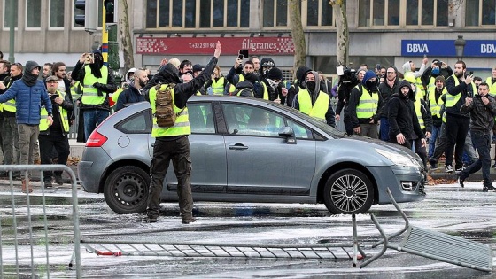 Belçika'da 'sarı yelekliler'in protestosu başladı