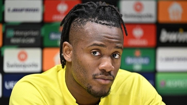 Belçikalı futbolcu Batshuayi, Galatasaray'da forma giyeceği için gurur duyuyor