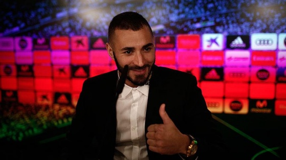 Benzema futbolu Real Madrid'de bırakmak istiyor