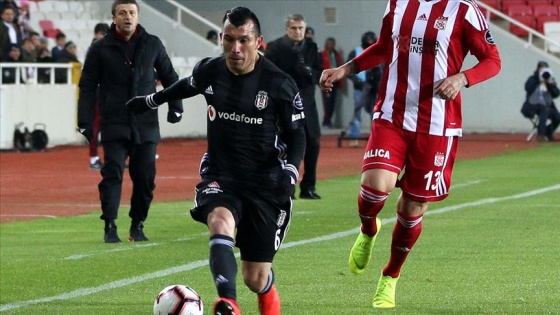 Beşiktaş'a Medel şoku