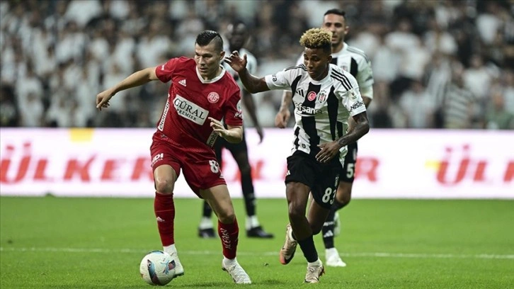 Beşiktaş Antalyaspor'u mağlup etti