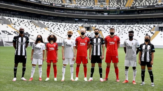 Beşiktaş Futbol Takımı'nın yeni sezon formaları tanıtıldı