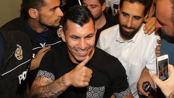 Beşiktaş, Gary Medel transferini tamamladı