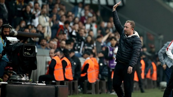 Beşiktaş, Sergen Yalçın için Vodafone Park'ta imza töreni düzenleyecek