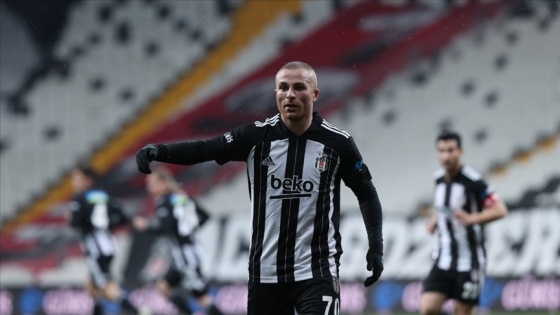 Beşiktaş'ta Gökhan Töre'nin sağ uyluk iç adalesinde gerilme bulguları saptandı