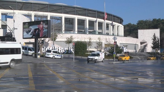 Beşiktaş'ta kapatılan yollar trafiğe açıldı