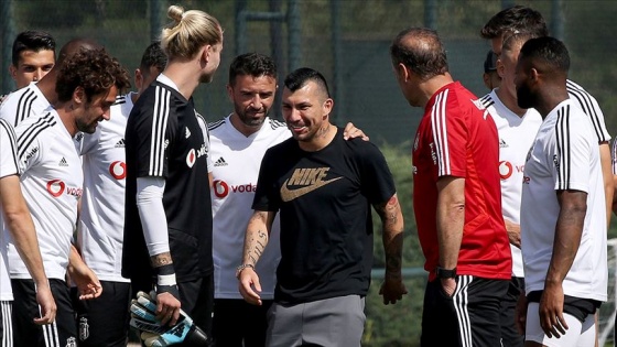 Beşiktaş'ta Medel vedalaştı