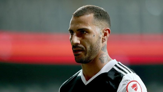 Beşiktaş'ta Quaresma'nın sözleşmesi uzatıldı