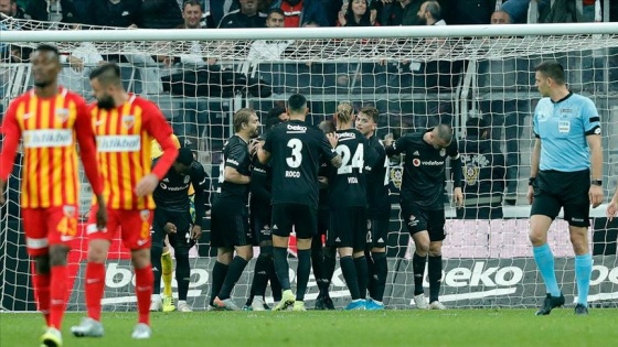 Beşiktaş&#039;ta zirve yürüyüşü sürüyor