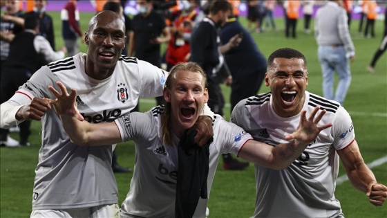 Beşiktaş'tan şampiyonluk paylaşımları