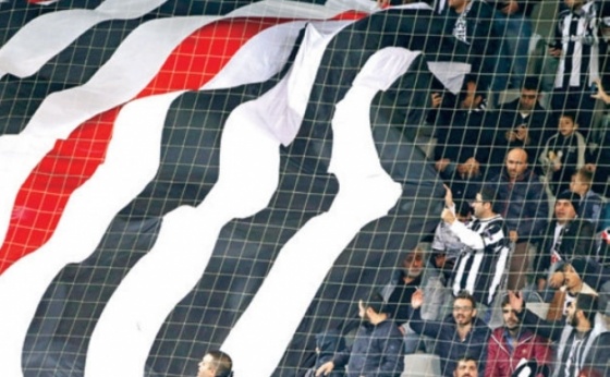 Beşiktaş taraftarı mesajı aldı...