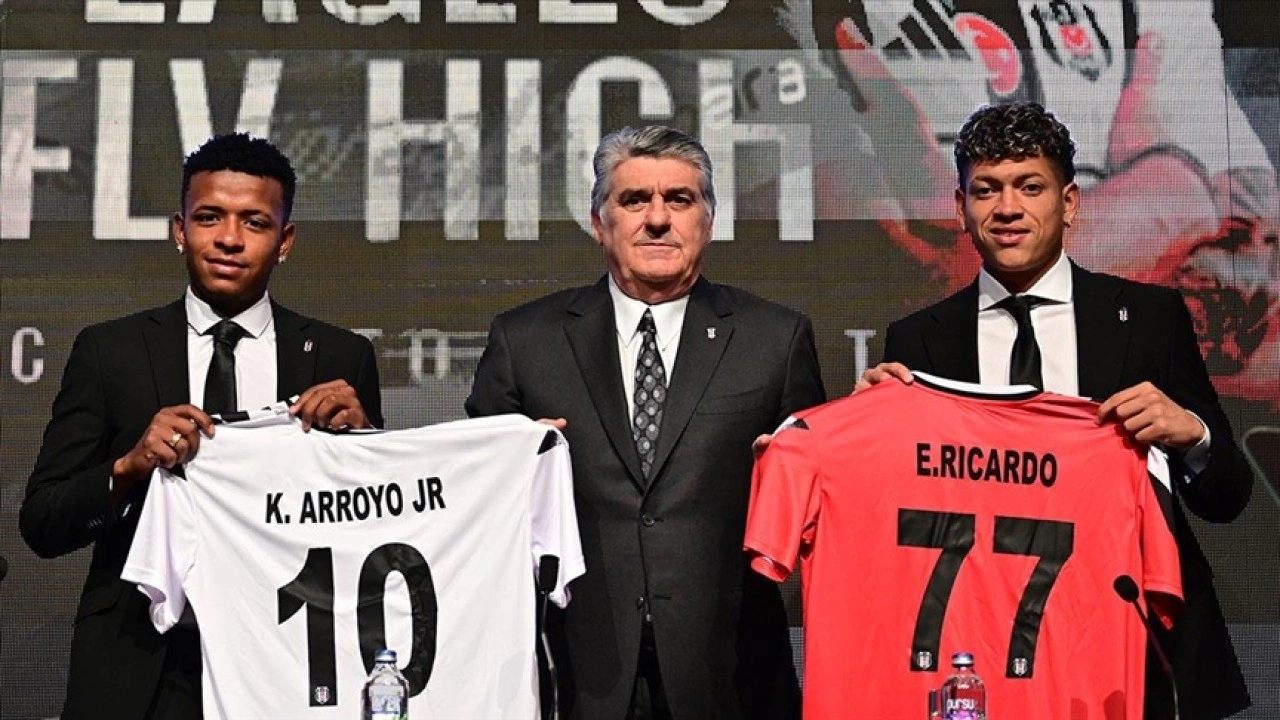 Beşiktaş, yeni transferler Keny Arroyo ve Elan Ricardo için imza töreni düzenledi