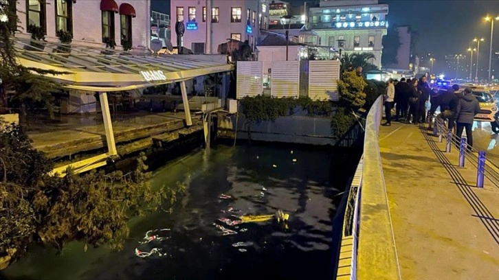 Beşiktaş'ta deniz kenarındaki restoranın balkonu çöktü, 4 kişi yaralandı