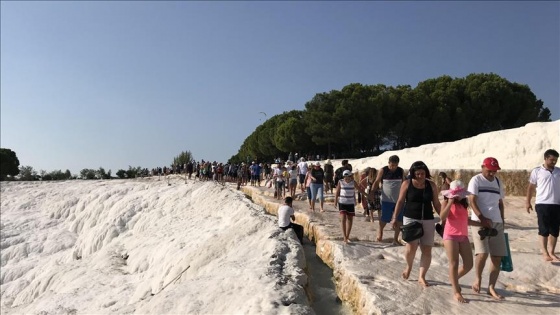 'Beyaz cennet'te yerli turist yoğunluğu