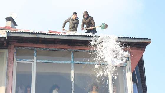 Beyaz çile ekmek kapıları oldu