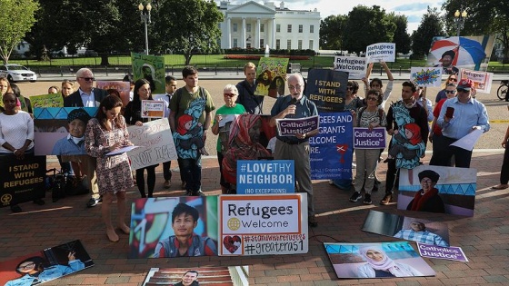 Beyaz Saray önünde Trump'ın mülteci azaltma kararına tepki