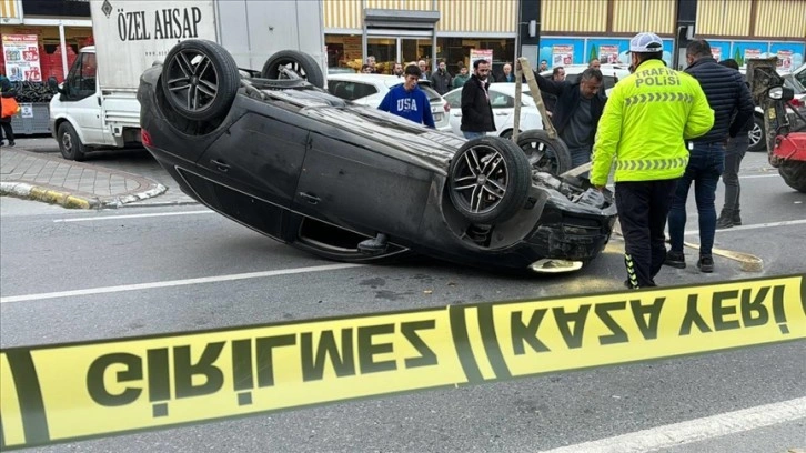 Beylikdüzü'nde polisin 'dur' ihtarına uymayan otomobildeki 3 zanlı yakalandı