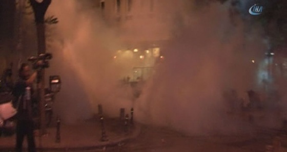 Beyoğlu Firuzağa'daki eyleme polis müdahalesi