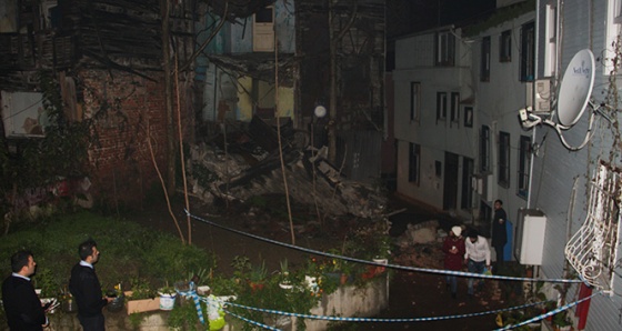 Beyoğlu’nda tarihi bina çöktü