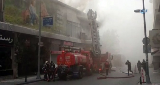 Beyoğlu'nda yangın paniği