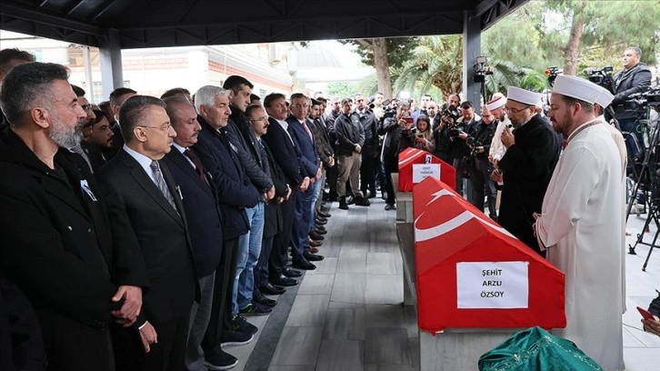 Beyoğlu'ndaki terör saldırısında hayatını kaybeden anne ve kızının cenaze namazı kılındı