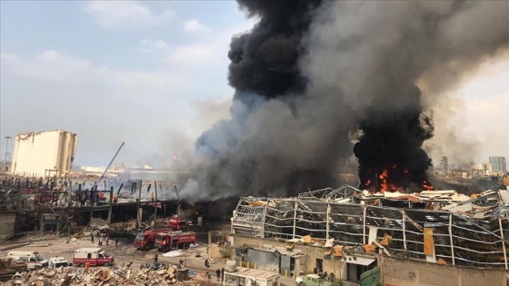 Beyrut Limanı'ndaki hangarda büyük yangın