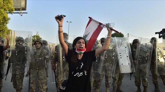 Beyrut Limanı'ndaki patlamanın 40'ıncı gününde protesto yürüyüşü düzenlendi