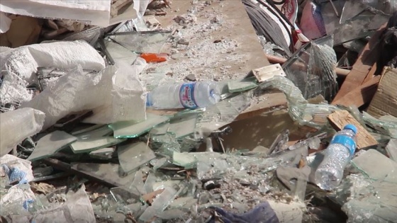 Beyrut'taki patlamanın geride bıraktığı kırık camlar, ekonomiye geri kazandırılıyor