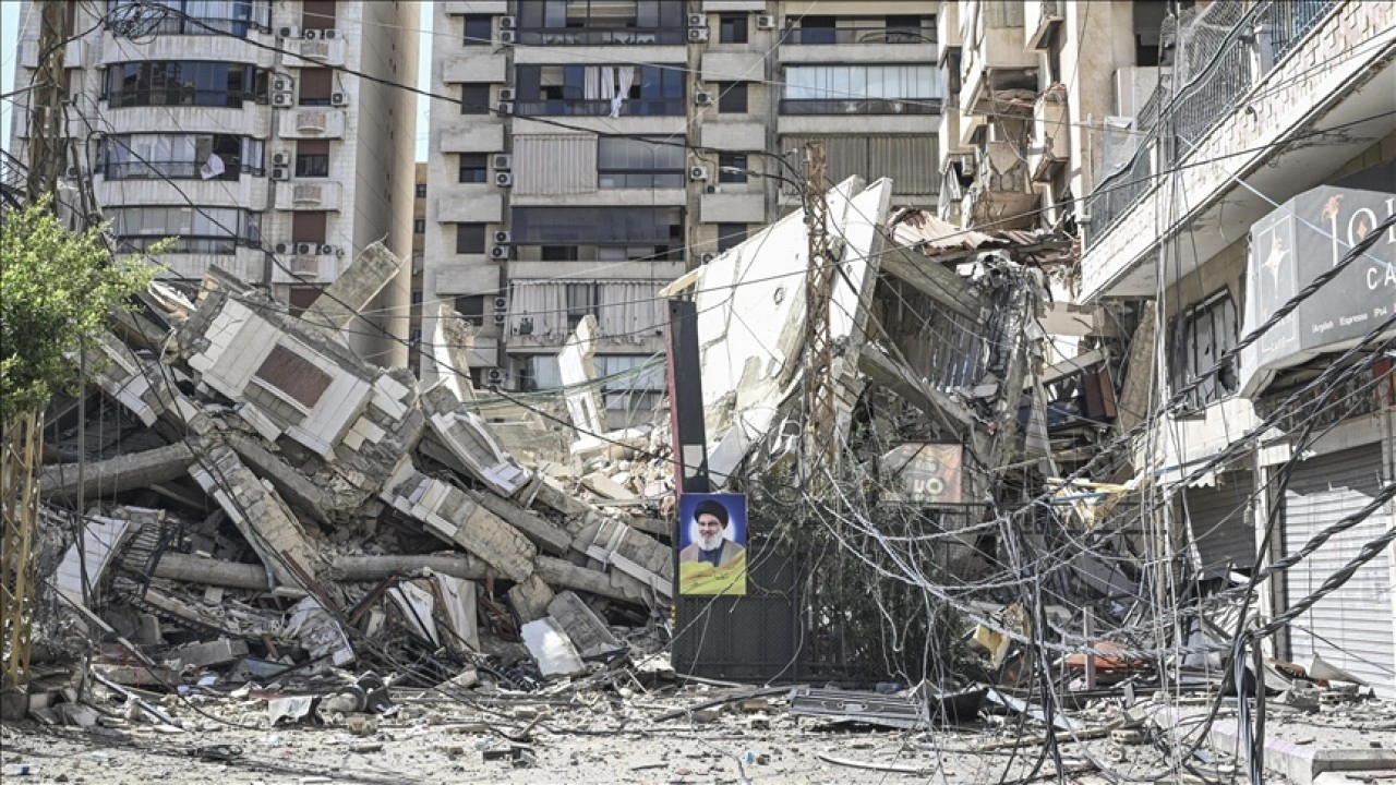 Beyrut'un Dahiye bölgesinde İsrail bombardımanının neden olduğu yıkım kameralara yansıdı