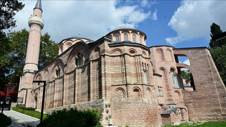 Biletli ziyaret uygulamasına geçen Kariye Camii'ne yabancı turist ilgisi sürüyor