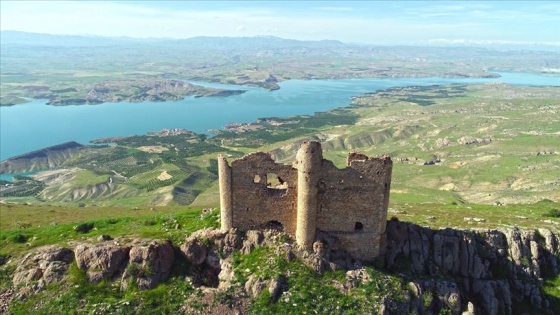 Bin yıllık tarihe ışık tutan manastır zamana direniyor